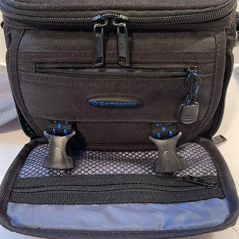 NWOT Samsonite Camera Case w/Shoulder Strap & Carrying Handle